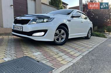 Седан Kia K5 2012 в 