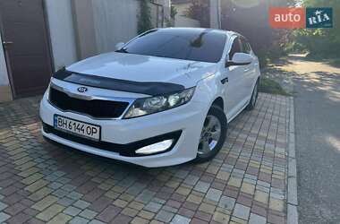 Седан Kia K5 2012 в 