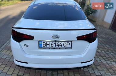 Седан Kia K5 2012 в 