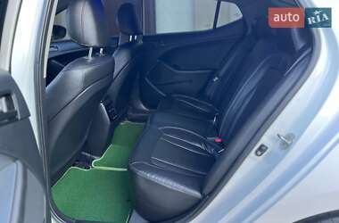 Седан Kia K5 2012 в 