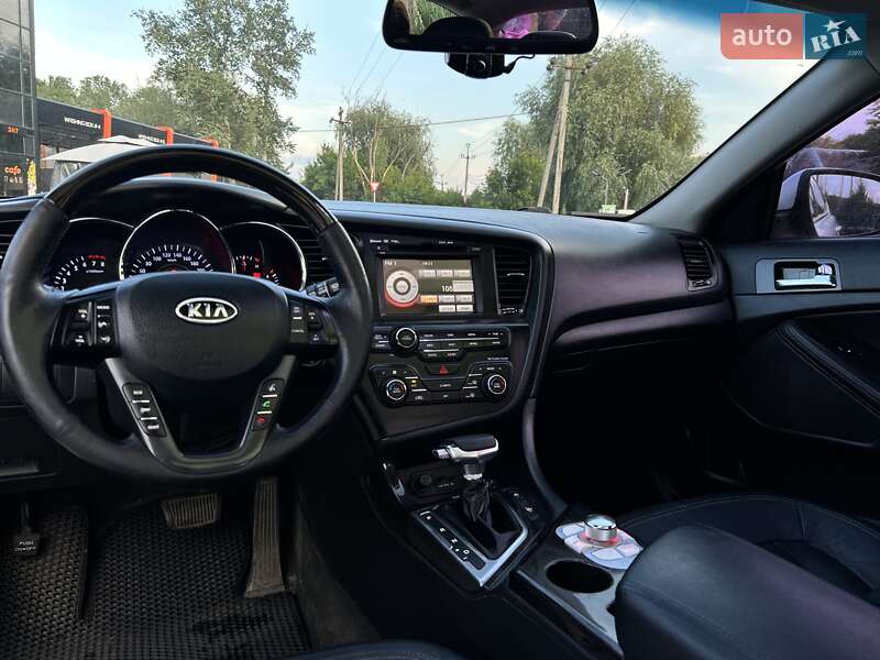 Седан Kia K5 2011 в Полтаві