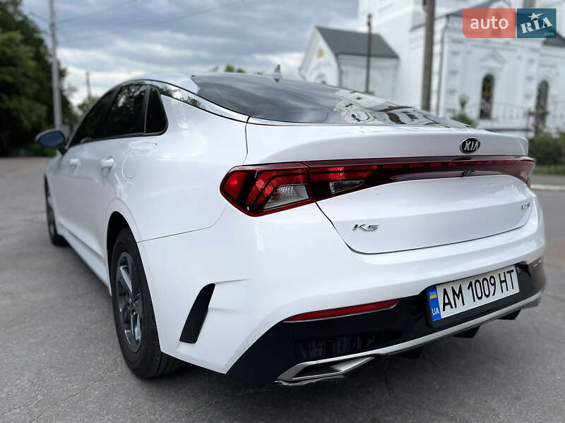 Седан Kia K5 2021 в Житомирі