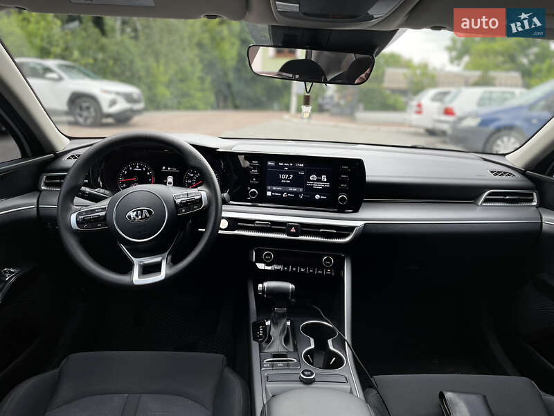 Седан Kia K5 2021 в Житомирі