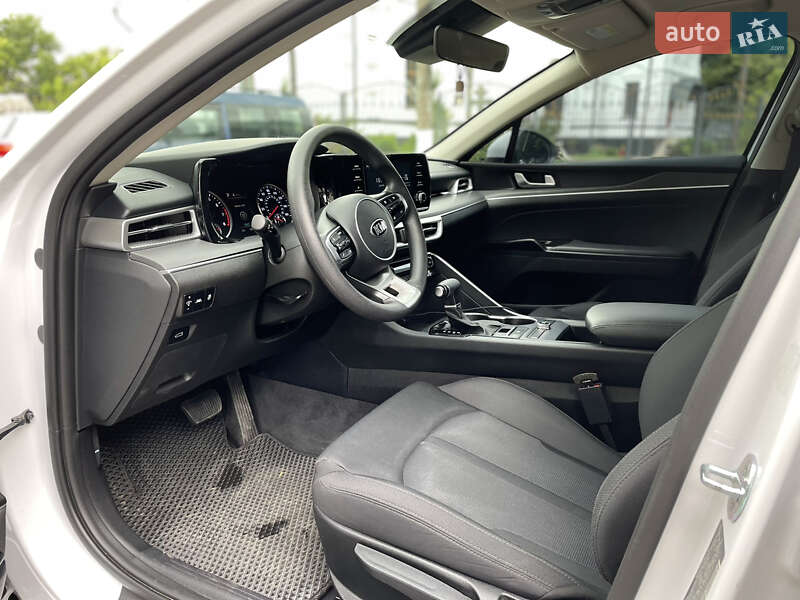 Седан Kia K5 2021 в Житомирі