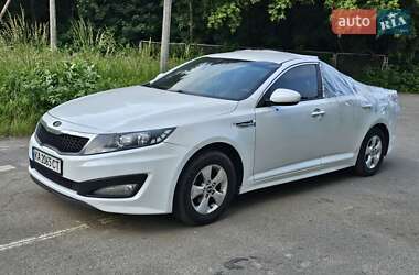 Седан Kia K5 2013 в 