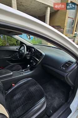 Седан Kia K5 2013 в 