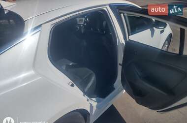 Седан Kia K5 2015 в 