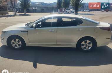 Седан Kia K5 2015 в 