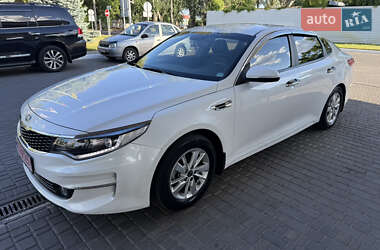 Седан Kia K5 2017 в Одессе