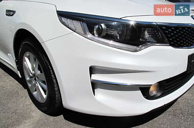 Седан Kia K5 2017 в 