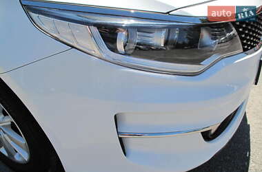 Седан Kia K5 2017 в 