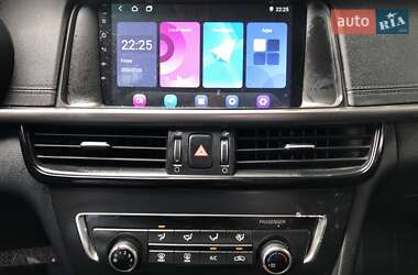 Седан Kia K5 2017 в 