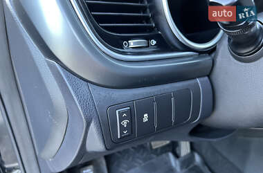 Седан Kia K5 2015 в 