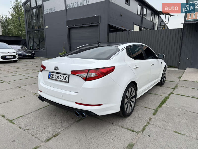 Седан Kia K5 2012 в Киеве