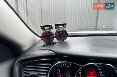 Седан Kia K5 2012 в Киеве