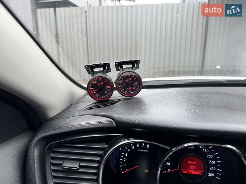 Седан Kia K5 2012 в Киеве