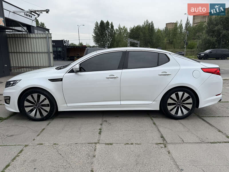 Седан Kia K5 2012 в Киеве