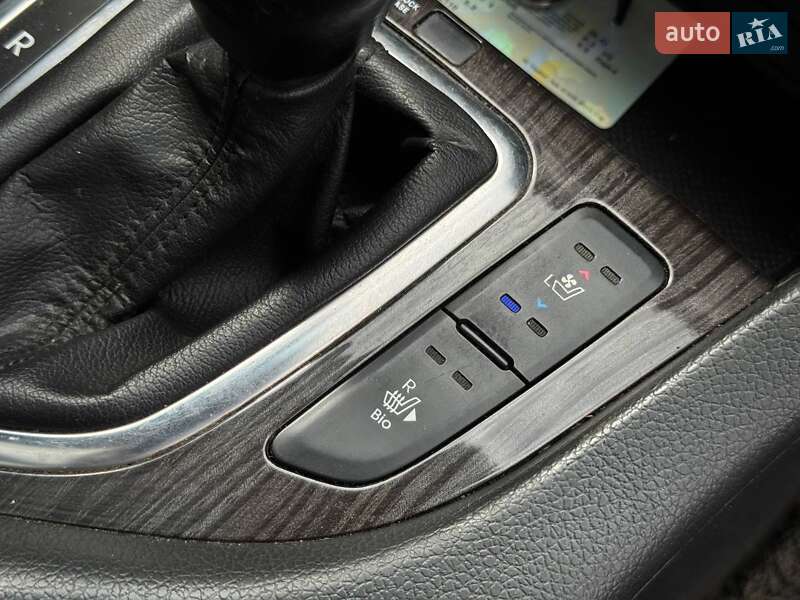 Седан Kia K5 2010 в Львове