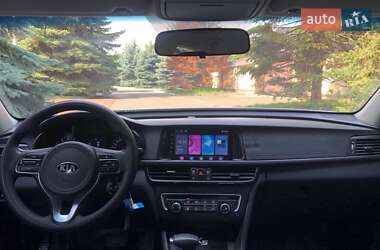 Седан Kia K5 2017 в 