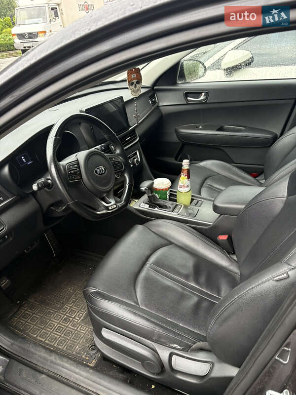 Седан Kia K5 2016 в Києві