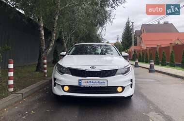 Седан Kia K5 2017 в 