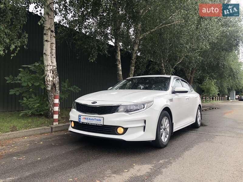 Седан Kia K5 2017 в 