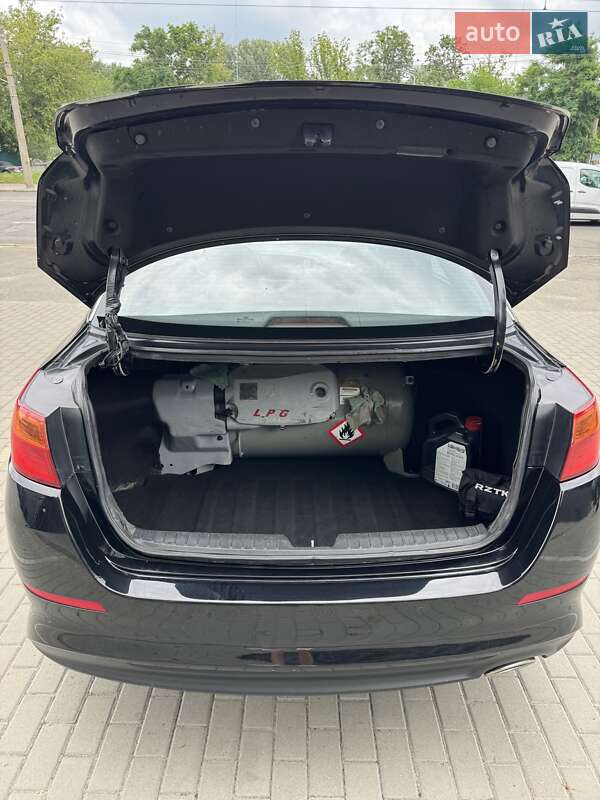 Седан Kia K5 2013 в Киеве
