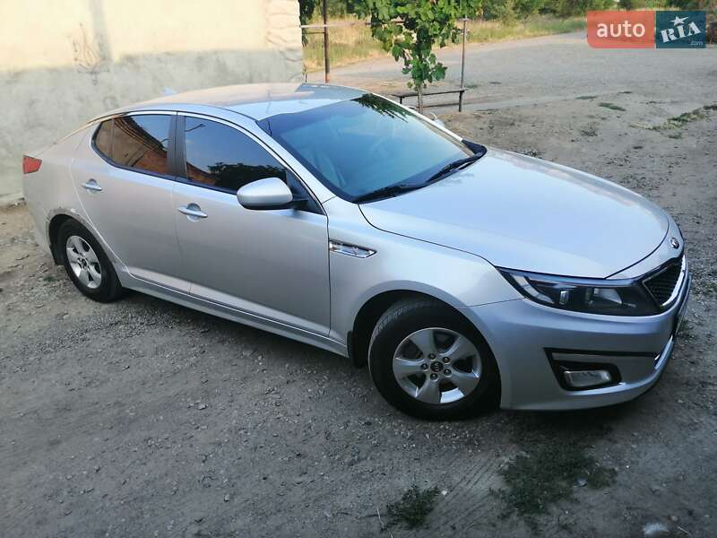 Седан Kia K5 2014 в Первомайске
