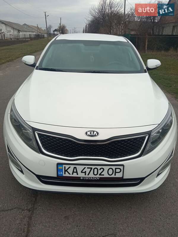 Седан Kia K5 2015 в 