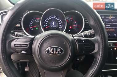 Седан Kia K5 2015 в 
