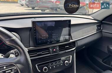 Седан Kia K5 2016 в 