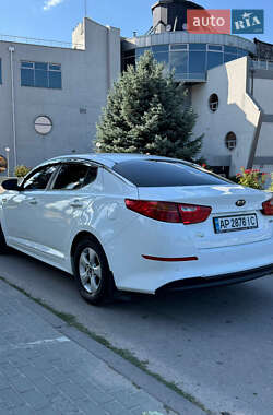 Седан Kia K5 2014 в 