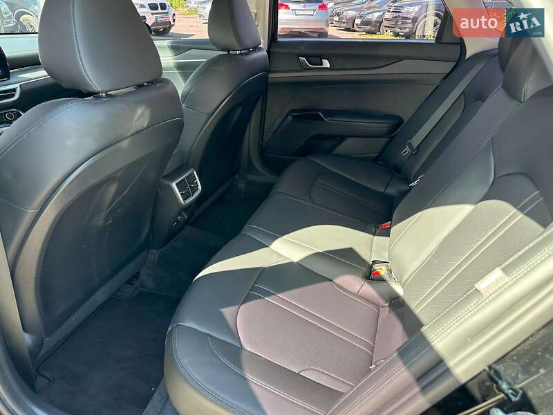 Седан Kia K5 2020 в Виннице