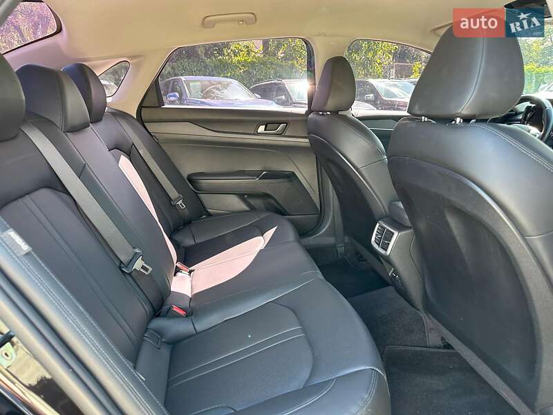 Седан Kia K5 2020 в Виннице