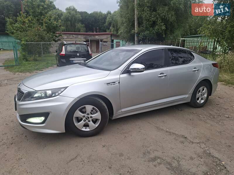 Седан Kia K5 2012 в Хмельницком
