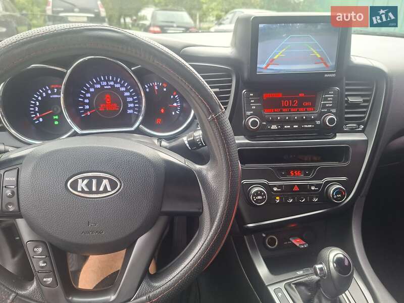 Седан Kia K5 2012 в Хмельницком