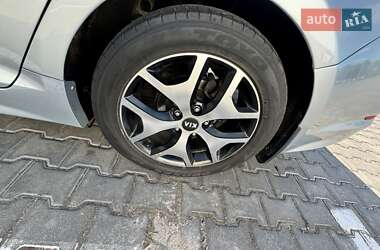 Седан Kia K5 2013 в 