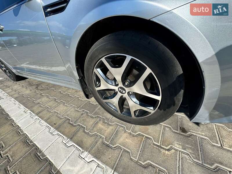 Седан Kia K5 2013 в Кременчуге