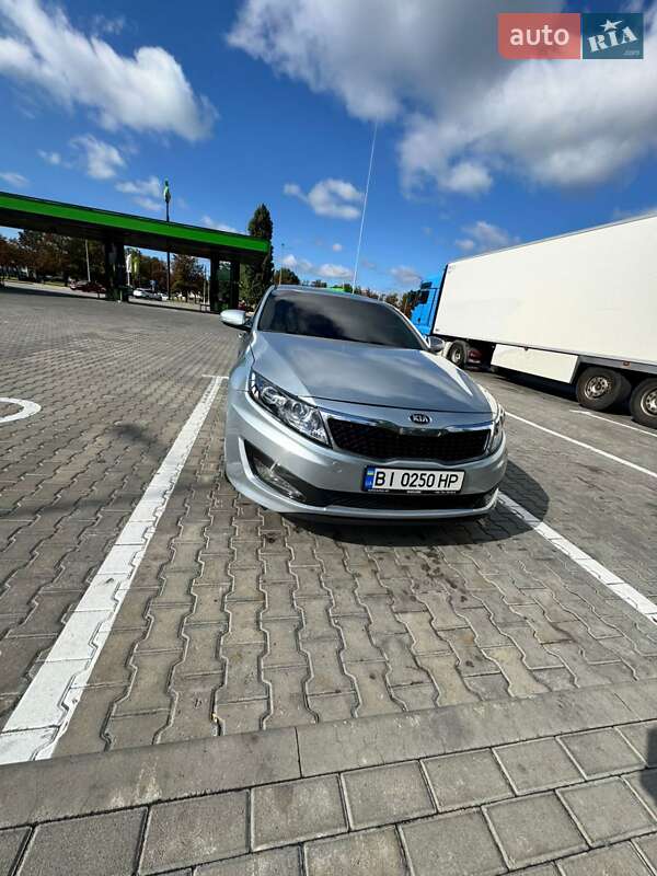 Седан Kia K5 2013 в Кременчуге