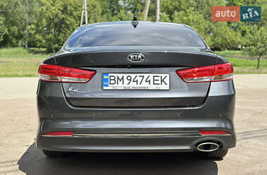 Седан Kia K5 2016 в 