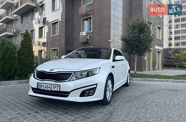 Седан Kia K5 2013 в Одессе