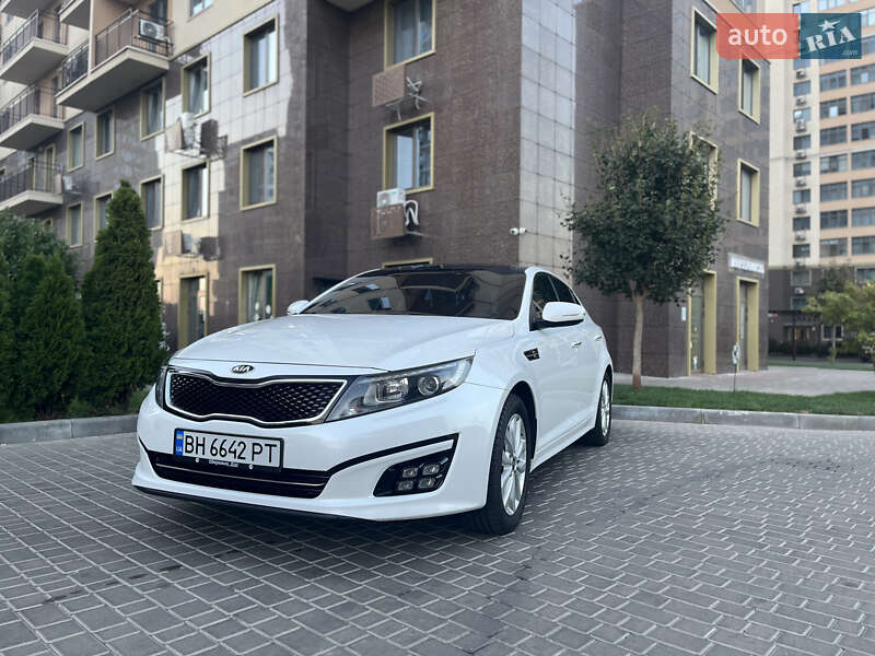 Седан Kia K5 2013 в 