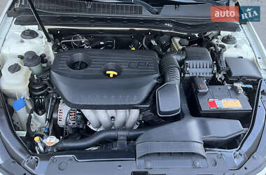 Седан Kia K5 2013 в 