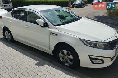 Седан Kia K5 2015 в 