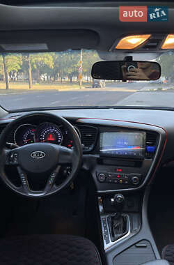 Седан Kia K5 2011 в 
