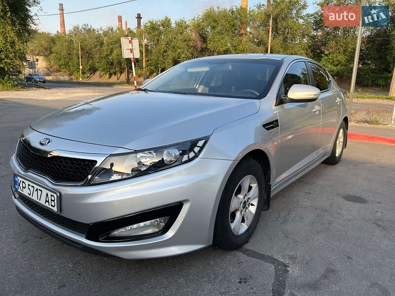 Седан Kia K5 2013 в 