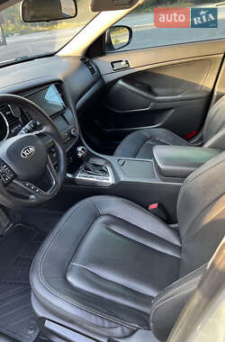 Седан Kia K5 2013 в 