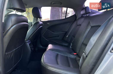 Седан Kia K5 2015 в 