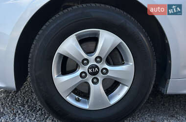 Седан Kia K5 2015 в 