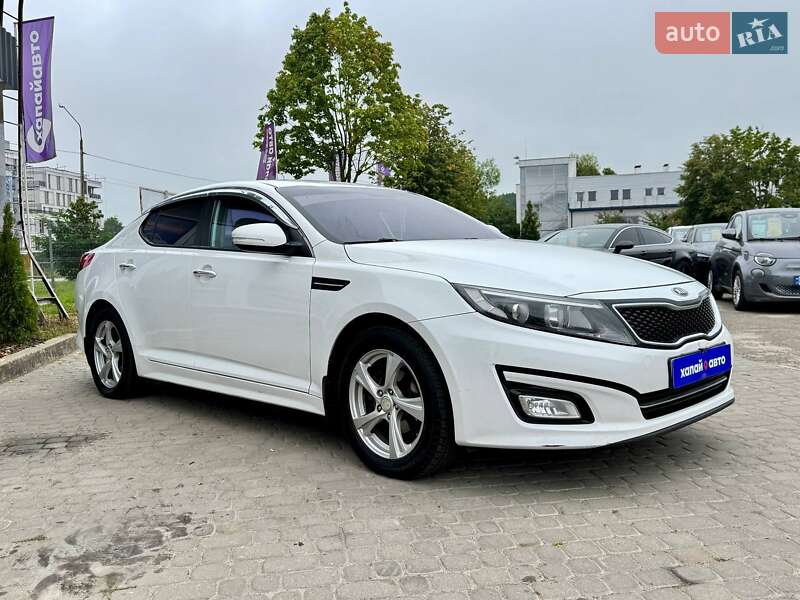 Седан Kia K5 2014 в Львове